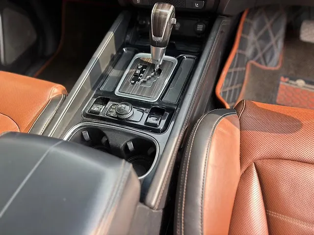 Used Mahindra Alturas G4 4WD AT [2018-2020] in Delhi