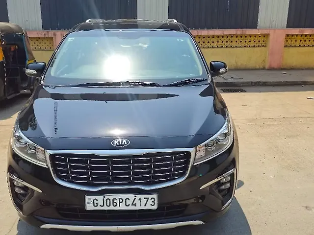 Used 2020 Kia Carnival in Mumbai
