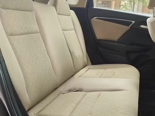 Used Honda Jazz [2015-2018] V Petrol in Ahmedabad