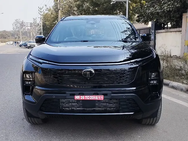 Used 2025 Tata Safari in Delhi