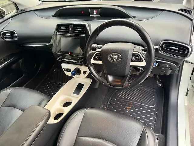 Used Toyota Prius 1.8 Z8 CVT in Delhi