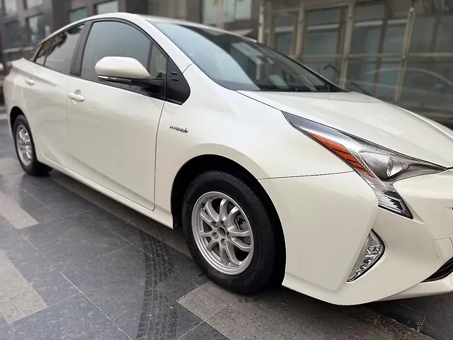 Used Toyota Prius 1.8 Z8 CVT in Delhi