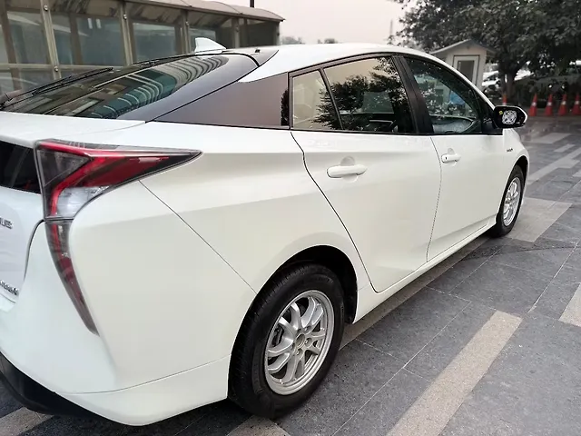 Used Toyota Prius 1.8 Z8 CVT in Delhi