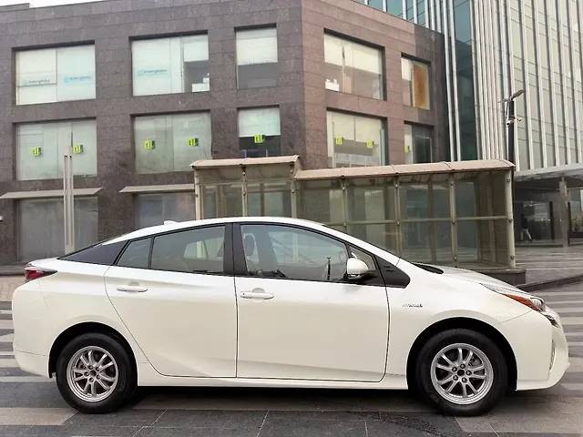 Used Toyota Prius 1.8 Z8 CVT in Delhi