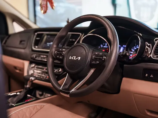 Used Kia Carnival [2020-2023] Limousine 7 STR in Delhi