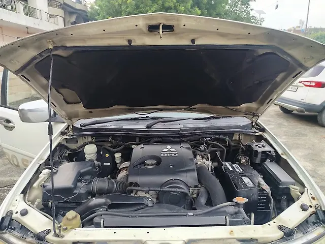Used Mitsubishi Pajero Sport 2.5 MT in Delhi