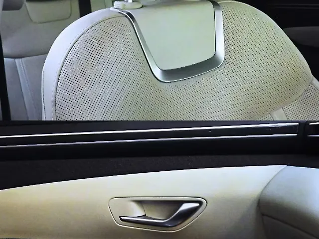 Used Hyundai Tucson Signature 2.0 AT Petrol in Delhi