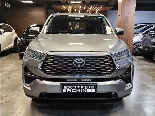 Used 2024 Toyota Innova Hycross in Lucknow