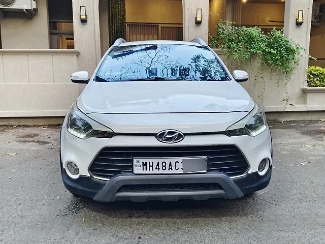 Used 2015 Hyundai i20 Active in Thane