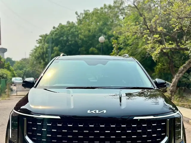 Used 2025 Kia Carnival in Delhi Used 2025 Kia Carnival in Delhi