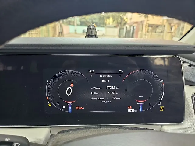 Used Mahindra Old Generation XUV700 AX 5 Petrol MT 7 STR [2021] in Kolkata