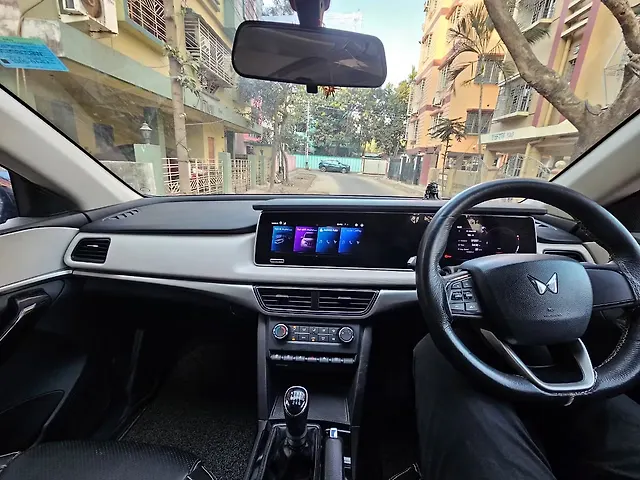 Used Mahindra Old Generation XUV700 AX 5 Petrol MT 7 STR [2021] in Kolkata