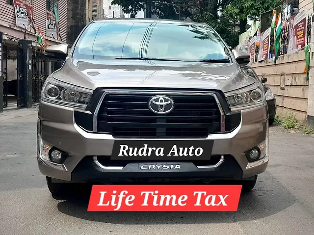Used 2023 Toyota Innova Crysta in Kolkata