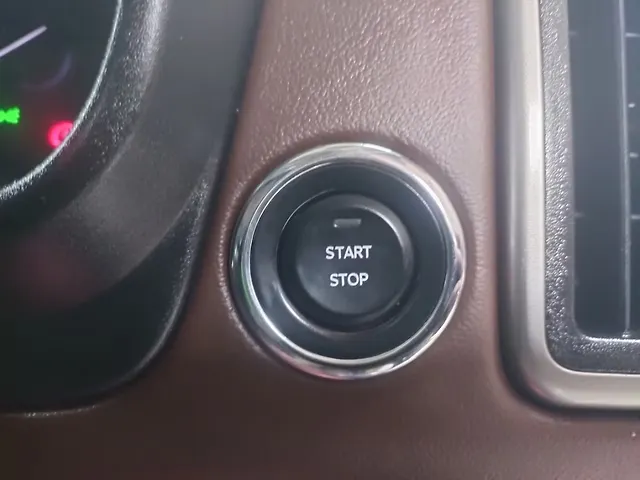 Used Mahindra Scorpio N Z8 L 4WD Diesel 2.2L Turbo Automatic 7 STR in Bangalore