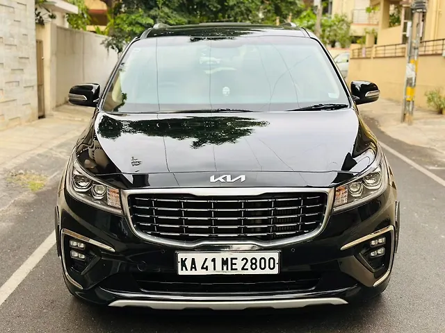 Used 2023 Kia Carnival in Bangalore