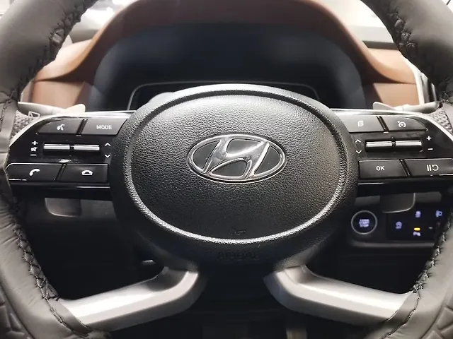 Used Hyundai Alcazar [2023-2024] Signature (O) 6 STR 1.5 Petrol DCT in Ahmedabad