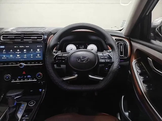 Used Hyundai Alcazar [2023-2024] Signature (O) 6 STR 1.5 Petrol DCT in Ahmedabad