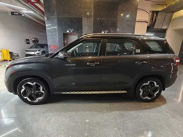 Used Hyundai Alcazar [2023-2024] Signature (O) 6 STR 1.5 Petrol DCT in Ahmedabad