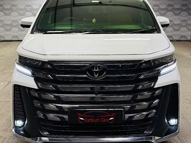 Used 2024 Toyota Vellfire in Pune