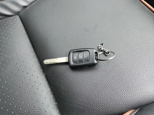 Used Honda Jazz [2015-2018] V Petrol in Bangalore