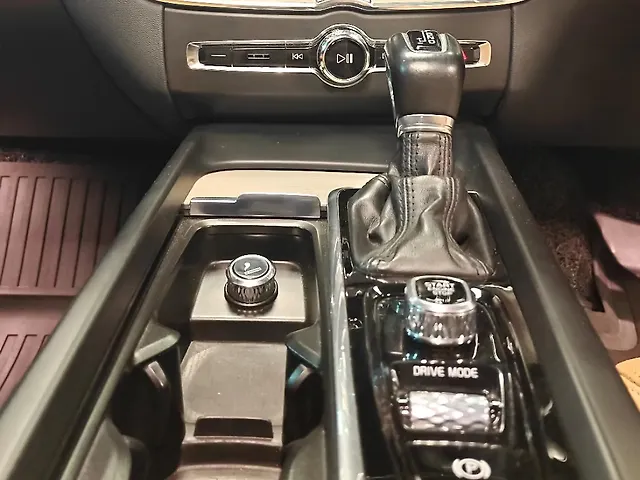 Used Volvo XC60 [2017-2021] D5 Inscription in Lucknow