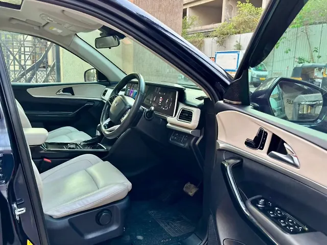 Used Mahindra Old Generation XUV700 AX7 Luxury Pack 2WD Diesel 2.2L Turbo Automatic 7 STR in Mumbai Used Mahindra Old Generation XUV700 AX7 Luxury Pack 2WD Diesel 2.2L Turbo Automatic 7 STR in Mumbai