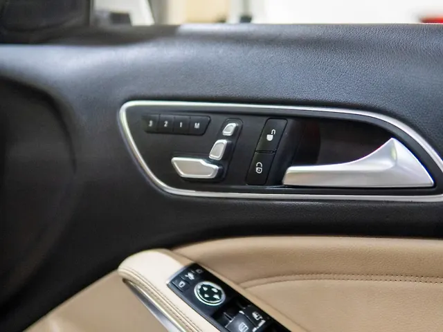 Used Mercedes-Benz GLA [2017-2020] 200 Sport in Delhi