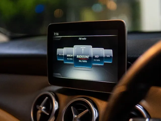 Used Mercedes-Benz GLA [2017-2020] 200 Sport in Delhi