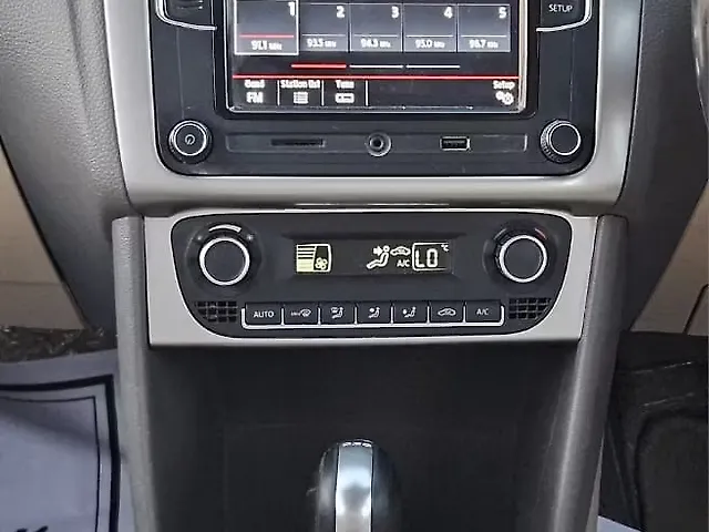 Used Volkswagen Vento [2015-2019] Highline Plus 1.2 (P) AT 16 Alloy in Ahmedabad