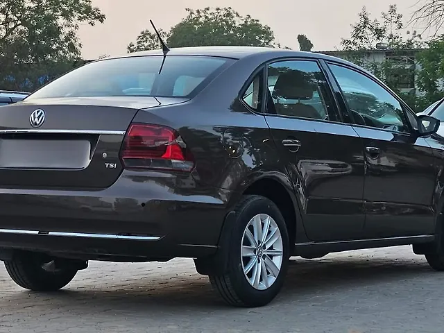 Used Volkswagen Vento [2015-2019] Highline Plus 1.2 (P) AT 16 Alloy in Ahmedabad