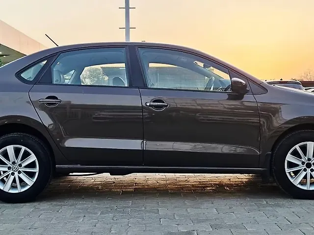 Used Volkswagen Vento [2015-2019] Highline Plus 1.2 (P) AT 16 Alloy in Ahmedabad