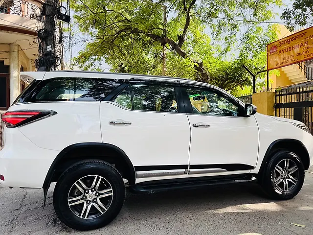 Used Toyota Fortuner 4x2 2WD Diesel 2.8L Turbo Automatic in Delhi