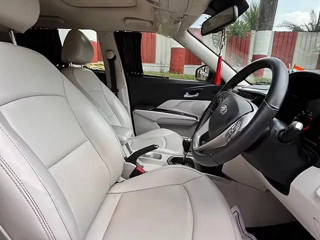 Used Mahindra XUV300 [2019-2024] W8 (O) 1.5 Diesel [2020] in Nashik