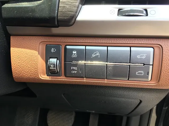Used Mahindra Alturas G4 4WD AT in Mumbai