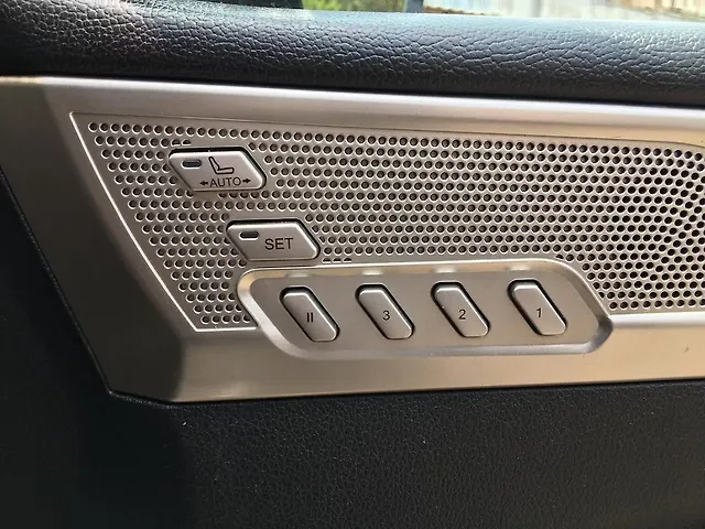 Used Mahindra Alturas G4 4WD AT in Mumbai