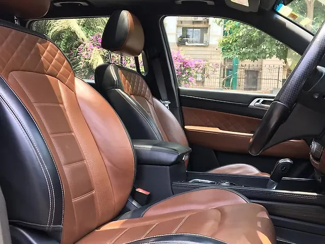 Used Mahindra Alturas G4 4WD AT in Mumbai