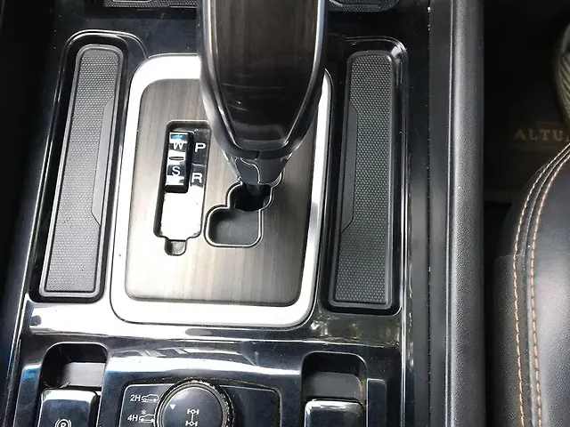 Used Mahindra Alturas G4 4WD AT in Mumbai