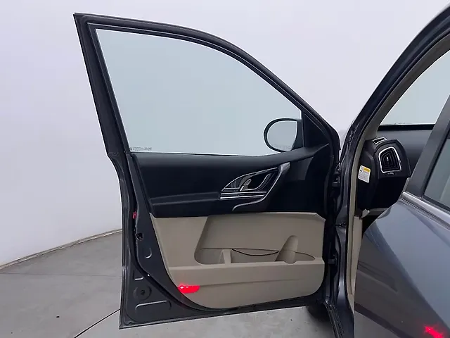 Used Mahindra XUV500 [2015-2018] W10 in Chandigarh