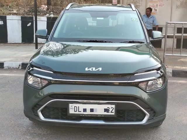 Used 2025 Kia Carens in Delhi