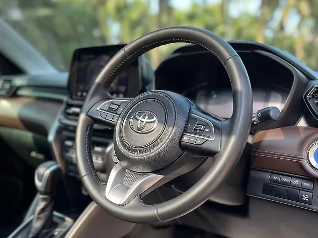 Used Toyota Urban Cruiser Hyryder V Hybrid [2023-2025] in Mumbai