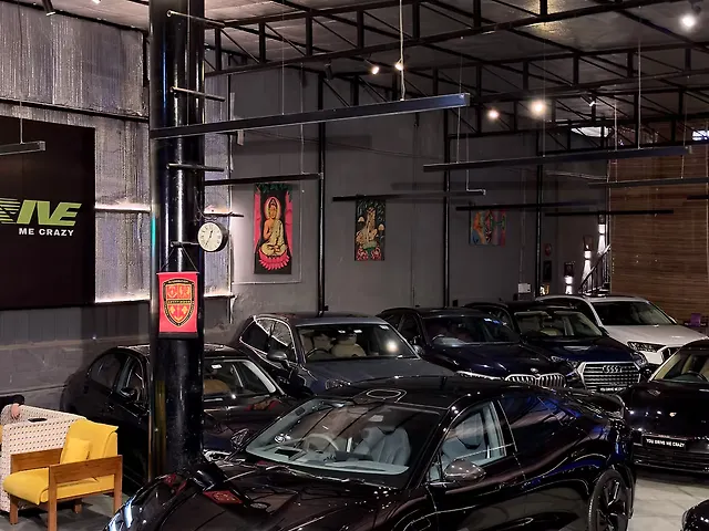 2025 Lotus Emeya - Photo 1