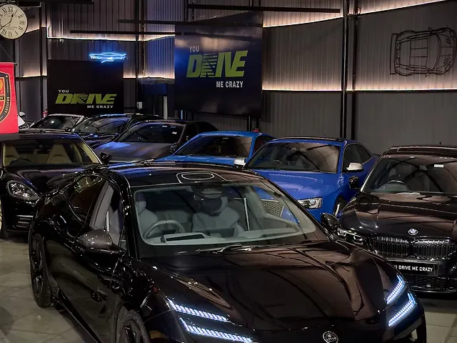 2025 Lotus Emeya - Photo 3