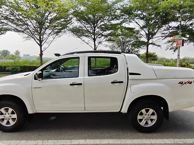 Used Isuzu D-Max V-Cross [2016-2018] 4x4 in Mohali