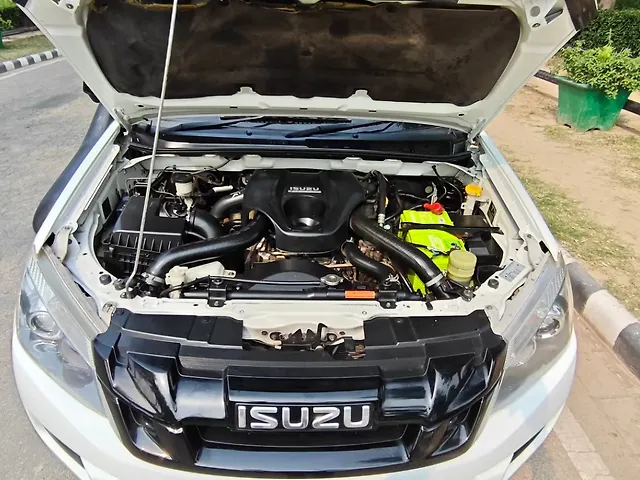 Used Isuzu D-Max V-Cross [2016-2018] 4x4 in Mohali