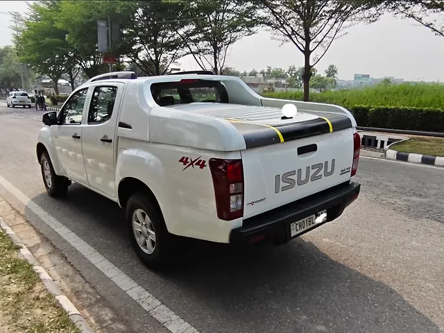 Used Isuzu D-Max V-Cross [2016-2018] 4x4 in Mohali