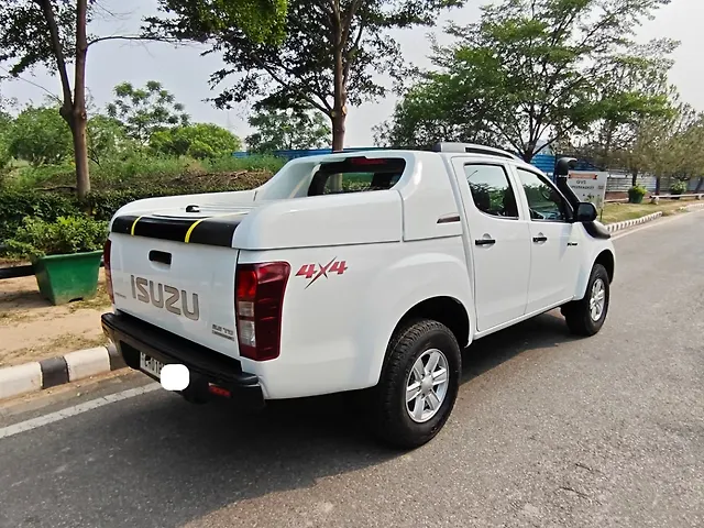 Used Isuzu D-Max V-Cross [2016-2018] 4x4 in Mohali