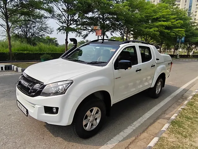 Used Isuzu D-Max V-Cross [2016-2018] 4x4 in Mohali