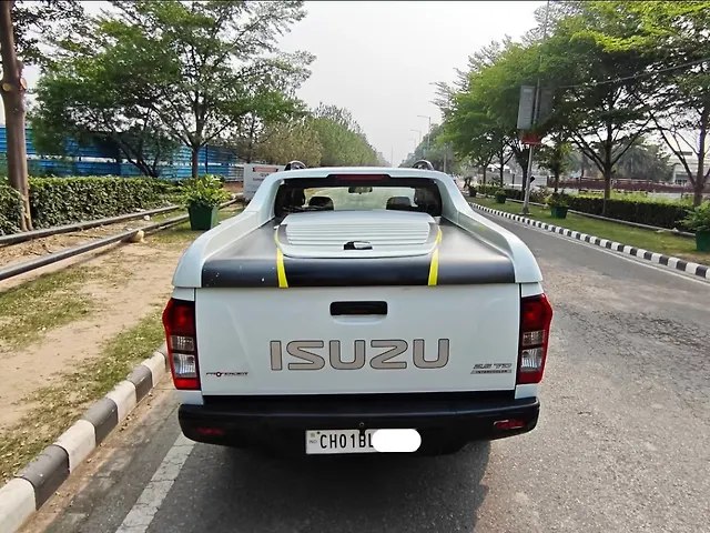 Used Isuzu D-Max V-Cross [2016-2018] 4x4 in Mohali