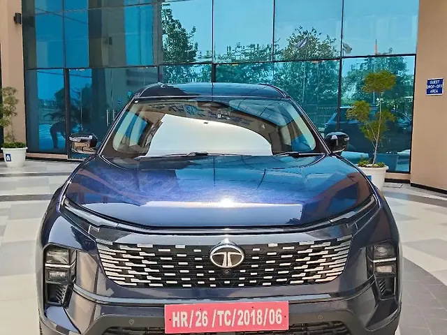 Used 2025 Tata Safari in Delhi