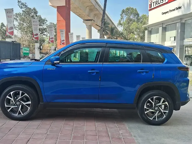 Used Toyota Urban Cruiser Hyryder V Hybrid [2023-2025] in Bangalore